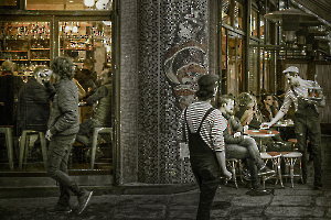 SCÈNE DE LA RUE PARISIENNE Cayos Joël_03