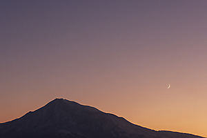 Monique C-Mont Ararat au crépuscule