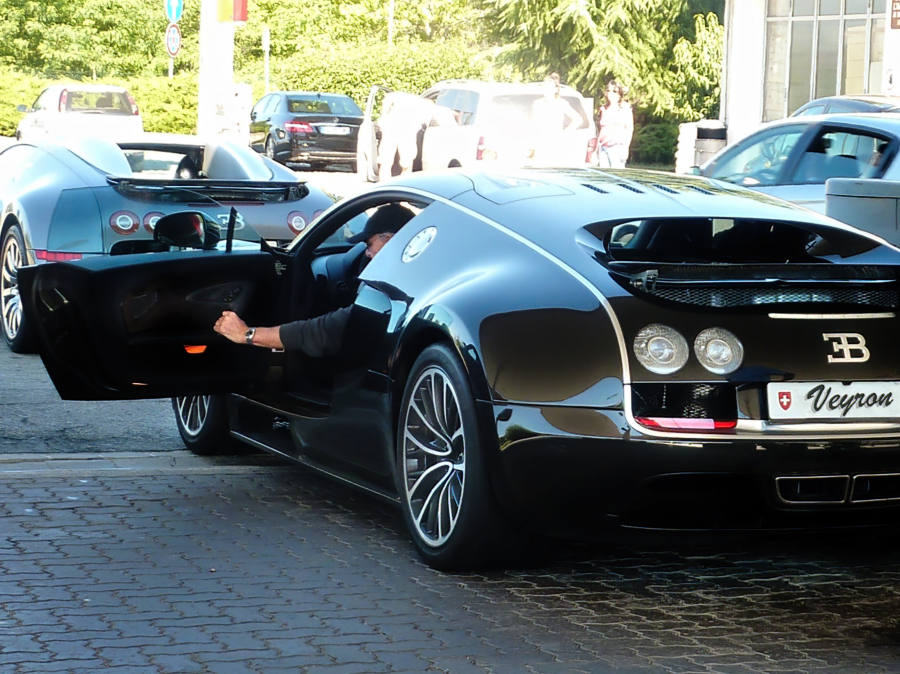 2 le pilote dune des Bugatti Veyron