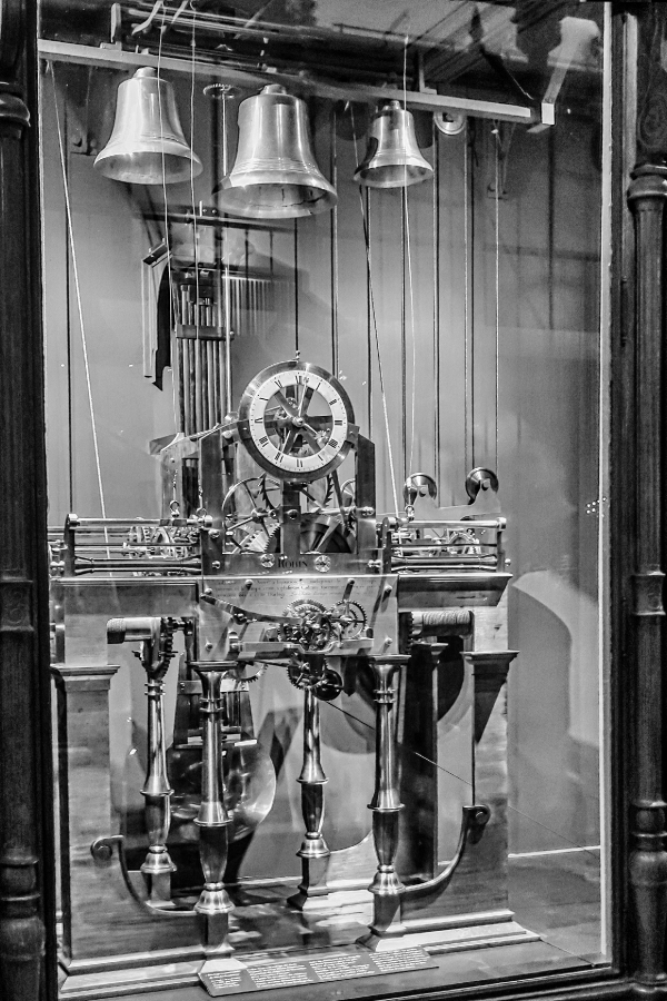 lambert-mur-horloge-marieantoinnette