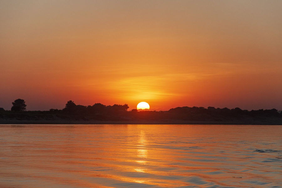 Coucher de soleil sur le fleuve