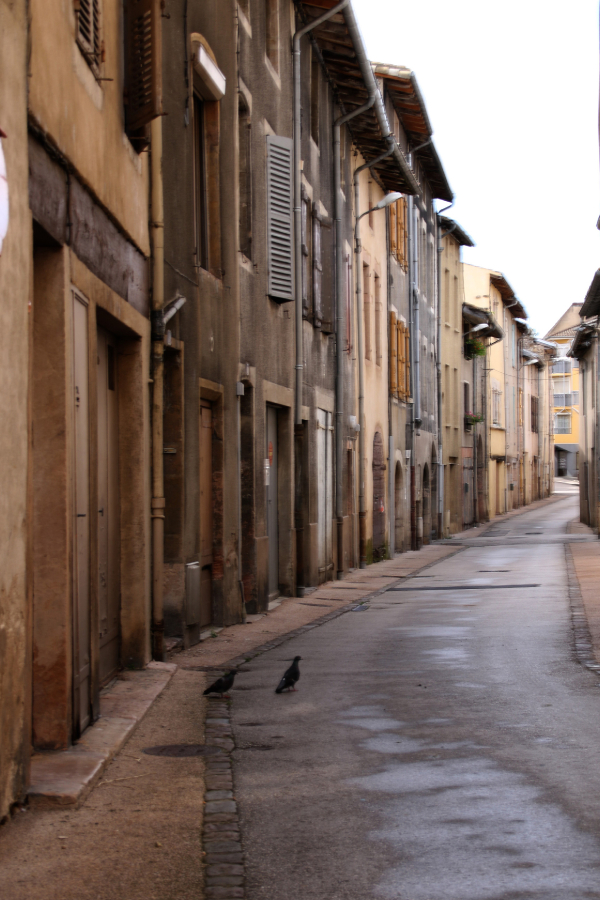 Scène de rue TOURNUS (71)