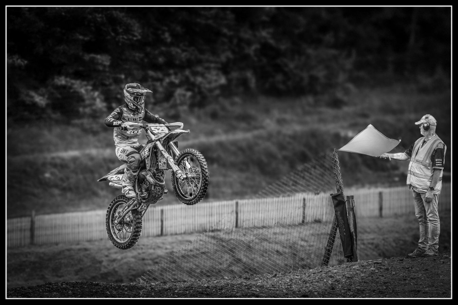 LAMBOEUF Bernard - Drapeau jaune