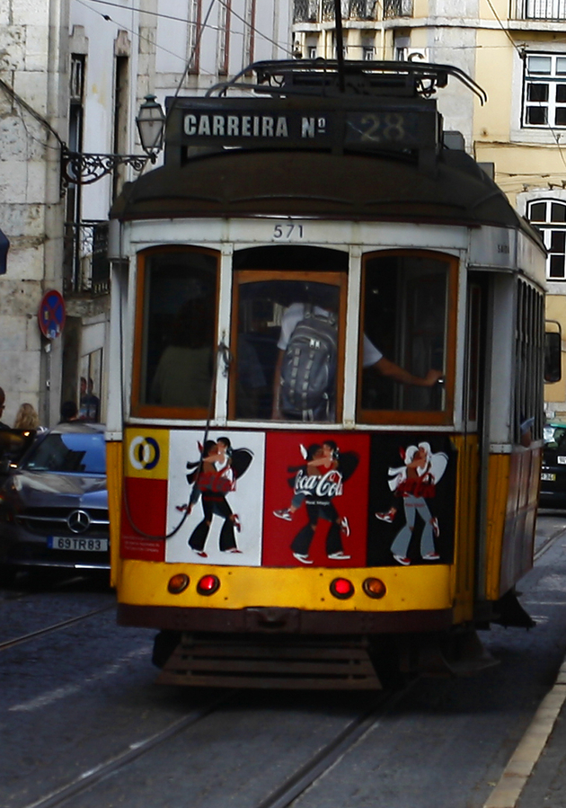 _027_MICHEL_Mosnier005Tram ligne 28 à Lisbonne